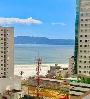 Apartamento vista mar, 2 quartos e garagem